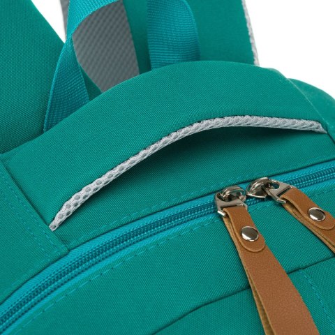 Zielony, młodzieżowy plecak szkolny z poliestru zawieszony na regulowanych szelkach - Peterson