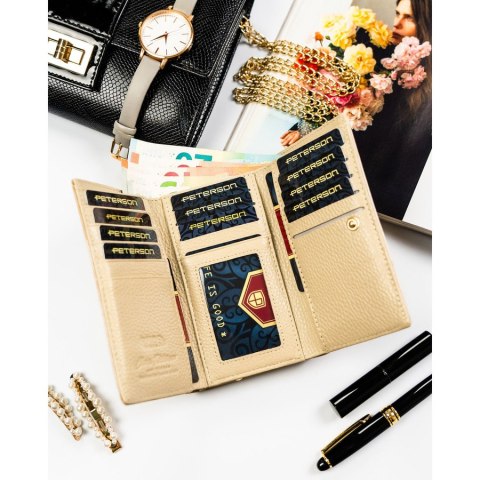 Beżowy portfel damski ze skóry naturalnej i ekologicznej w roślinny wzór, zamykany na bigiel i zatrzask - Peterson