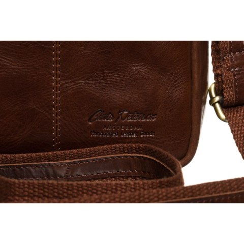 Brązowa, skórzana listonoszka męska zamykana suwakiem - Peterson